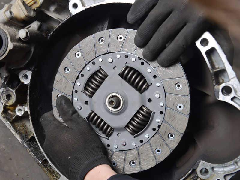 Замена тормозных дисков с колодками Audi Q5 3.0, сервис DDCAR