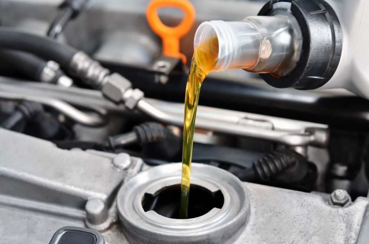Когда менять масло в двигателе - статья на DDCAR